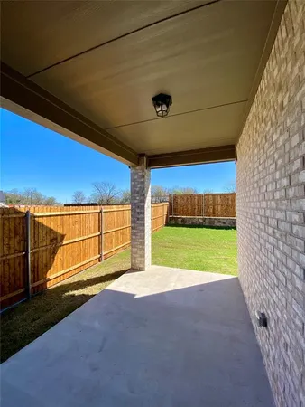 $459,990 | 140 Kenilworth Lane, Greenville, TX 75401
