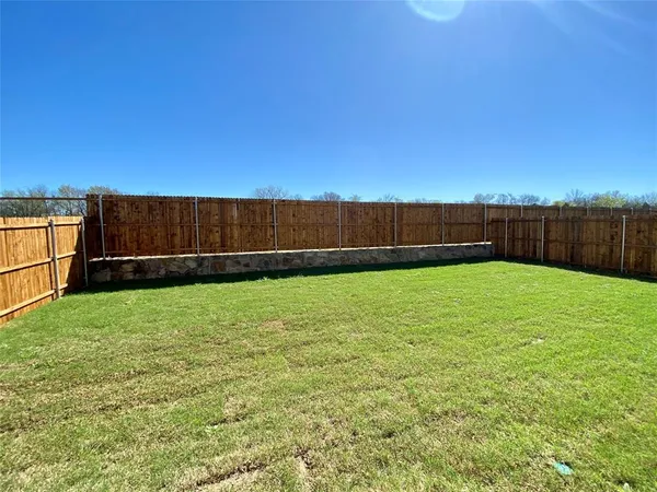 $459,990 | 140 Kenilworth Lane, Greenville, TX 75401