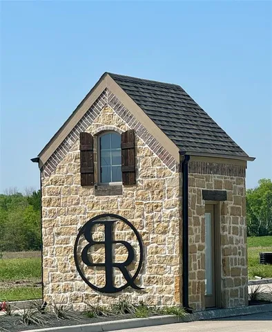 $459,990 | 140 Kenilworth Lane, Greenville, TX 75401