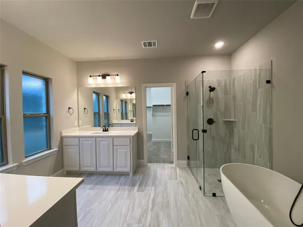 $459,990 | 140 Kenilworth Lane, Greenville, TX 75401