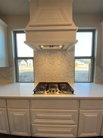 $459,990 | 140 Kenilworth Lane, Greenville, TX 75401