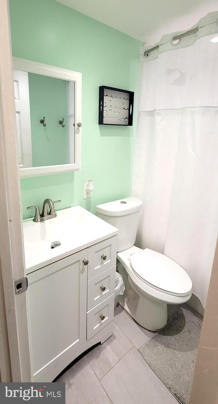 2856 Annandale Road, Unit A4 Falls Church, VA 22042 - Photo 15 of 17 Full Bathroom