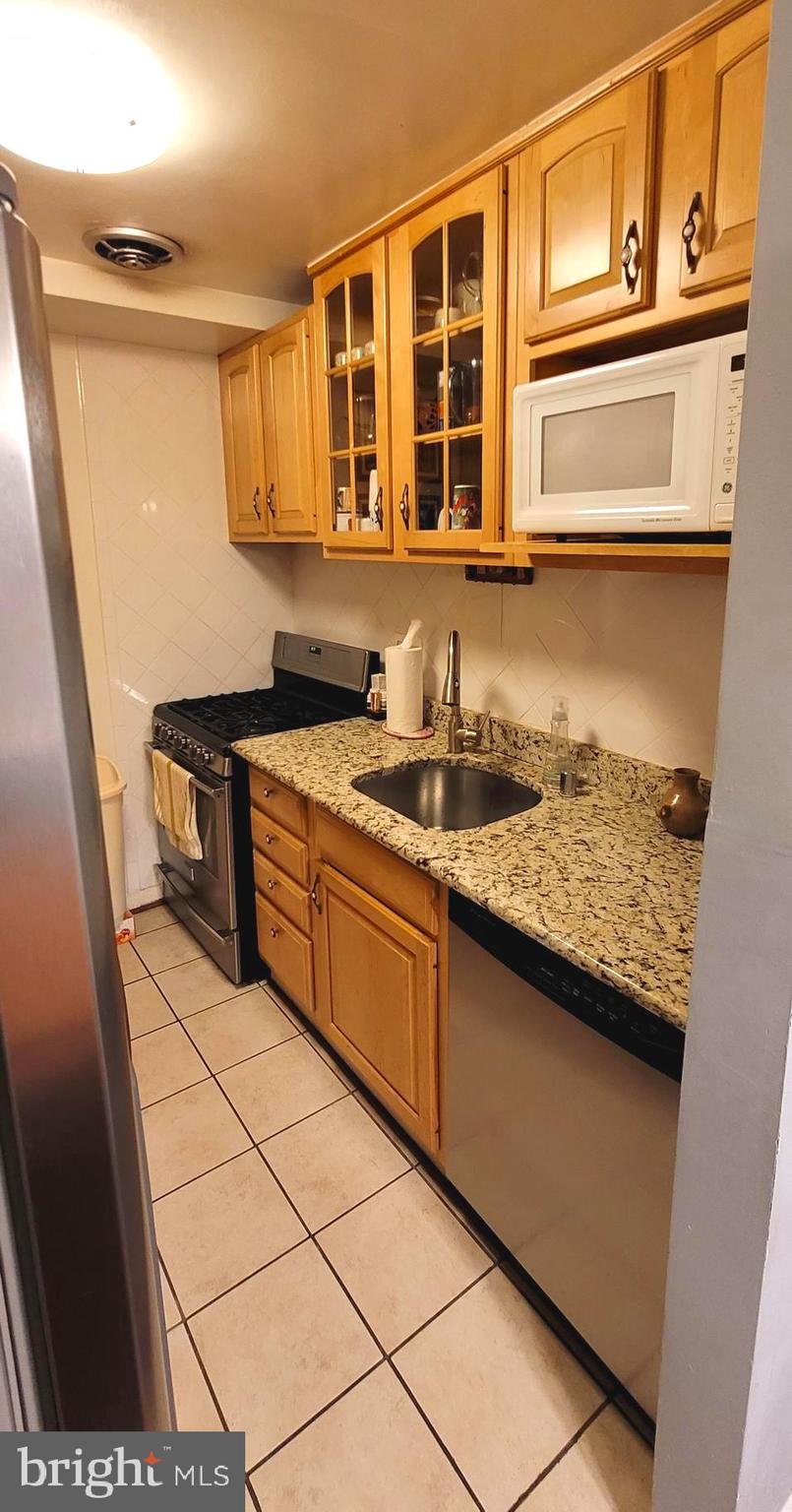 2856 Annandale Road, Unit A4 Falls Church, VA 22042 - Photo 10 of 17 Kitchen