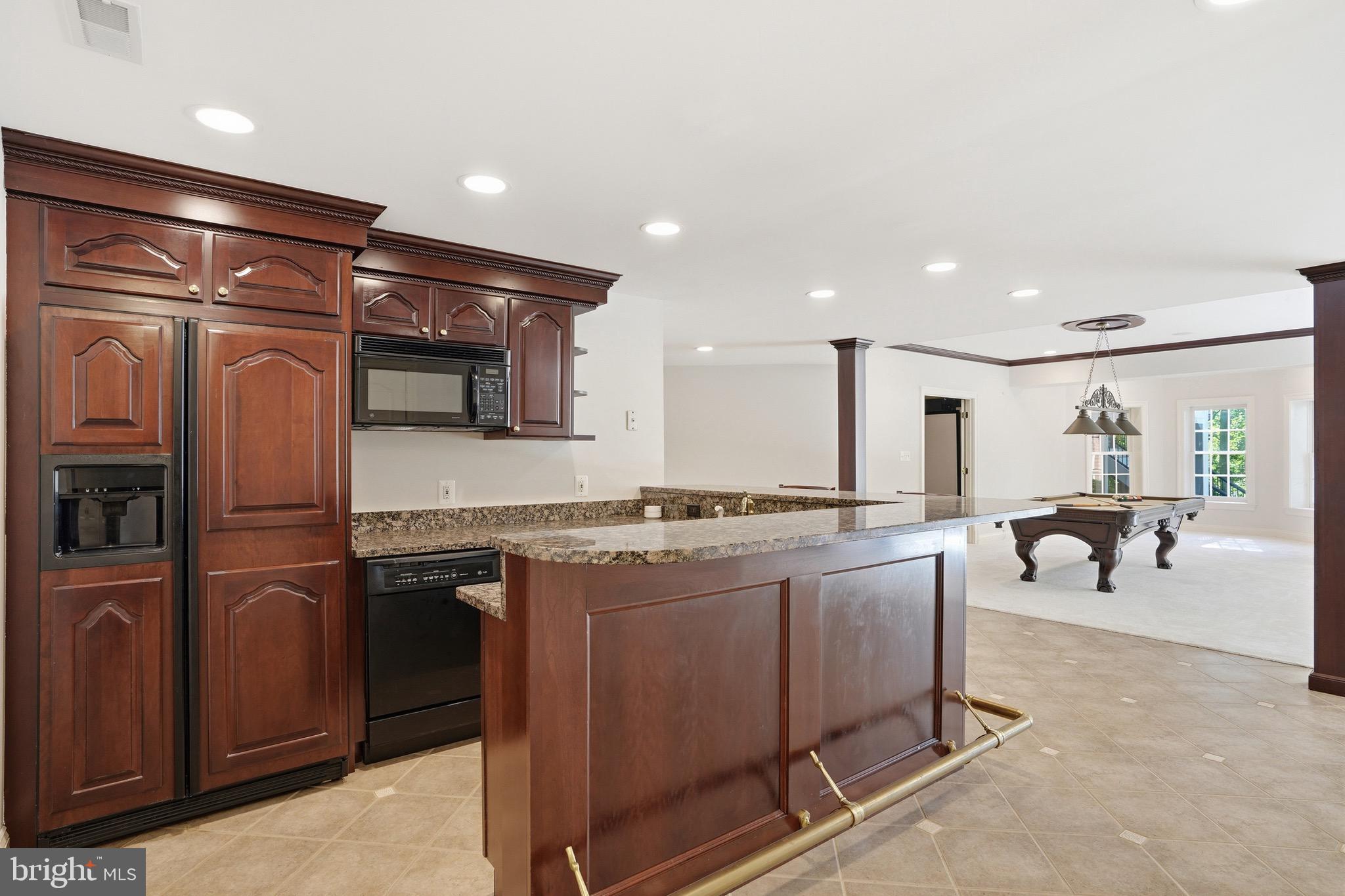 891 Chinquapin Road McLean, VA 22102 - Photo 64 of 78 Full bar