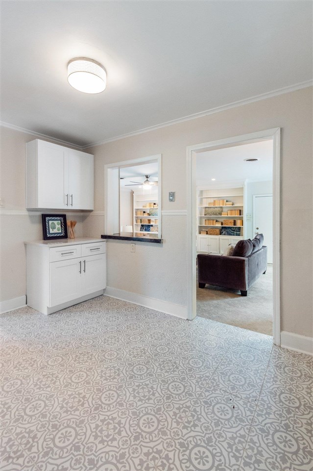 371 Wallace Road Memphis, TN 38117 - Photo 14 of 21 a view of a kitchen with a sink