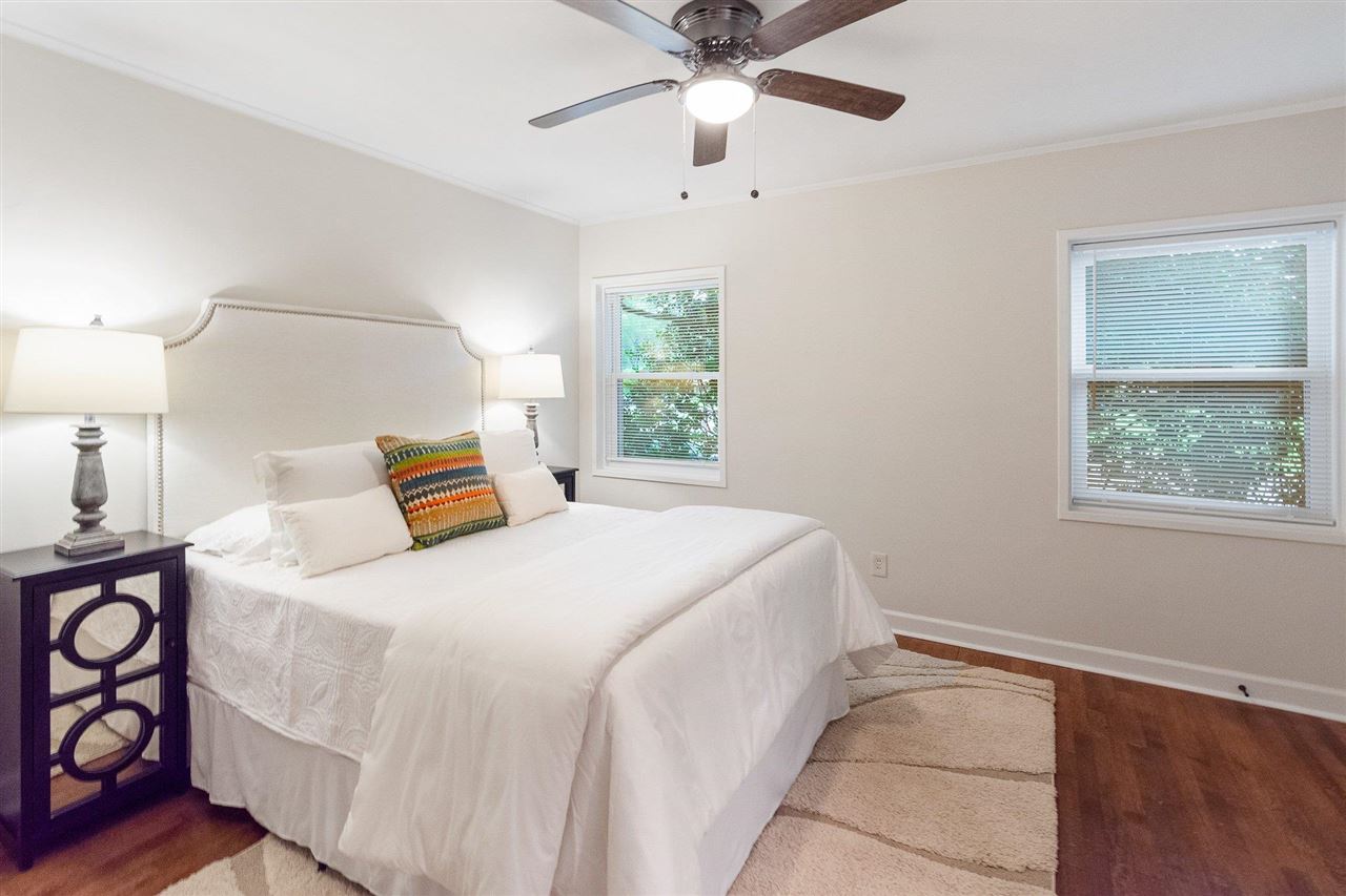 371 Wallace Road Memphis, TN 38117 - Photo 8 of 21 a bedroom with a bed and a window