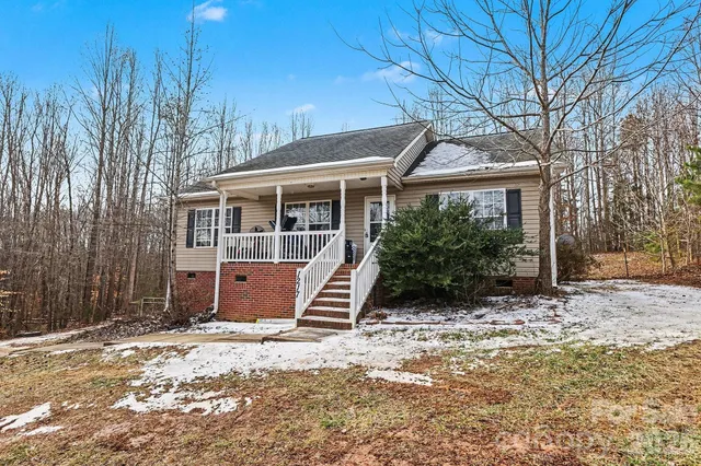 $300,000 | 1217 Woodpecker Drive, Clover, SC 29710