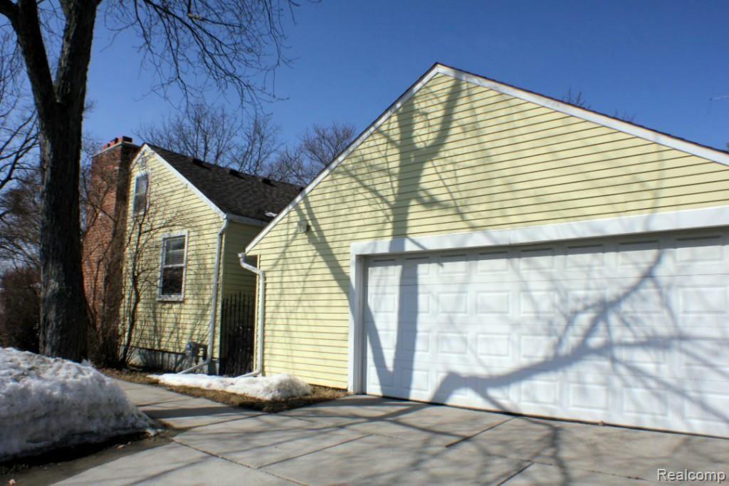 3002 Harvard Road Royal Oak, MI 48073 - Photo 16 of 16 Exterior Side.jpg