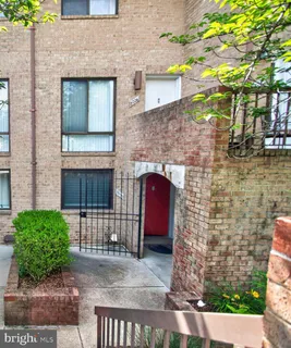 $2,650 | 3030 Gentain Court Northeast, Washington, DC 20017