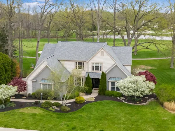 $849,900 | 5695 Medallion Drive East, Westerville, OH 43082