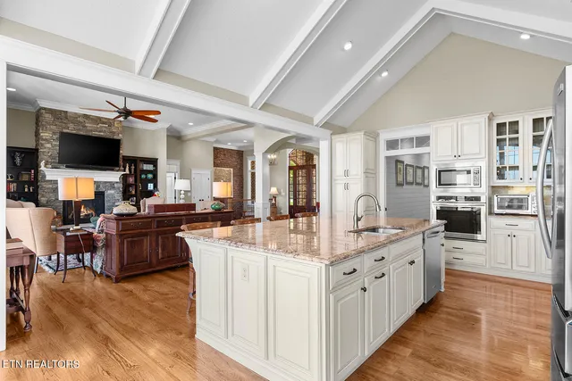 $1,265,000 | 124 Eagle Circle, Vonore, TN 37885