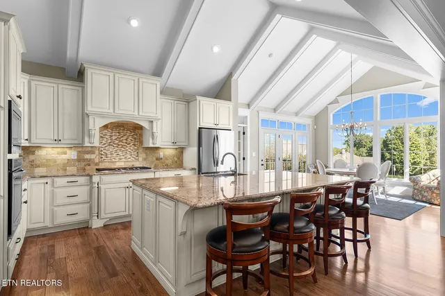 $1,265,000 | 124 Eagle Circle, Vonore, TN 37885