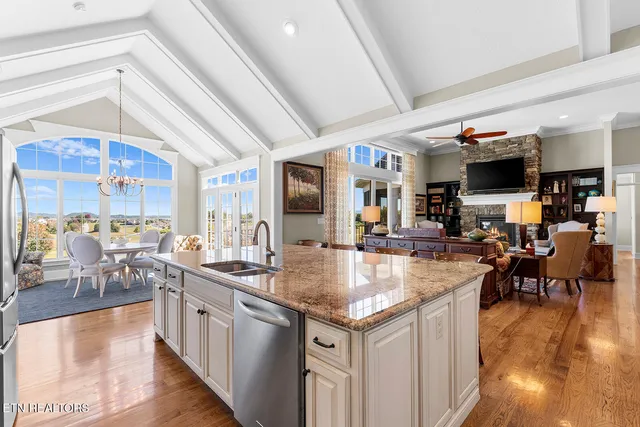 $1,265,000 | 124 Eagle Circle, Vonore, TN 37885