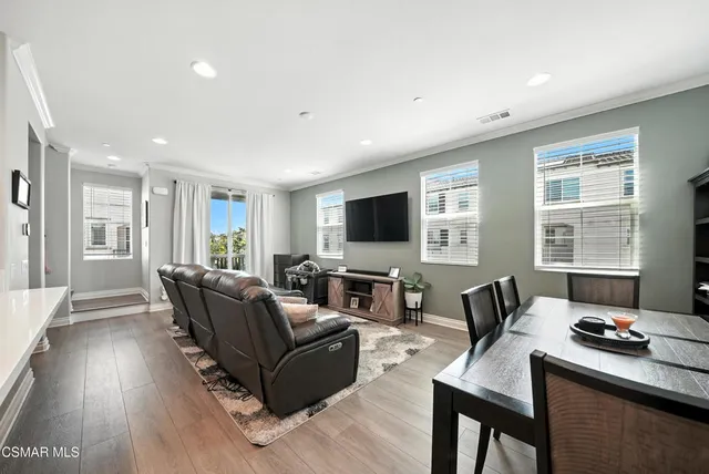 $669,000 | 586 Pioneer Street, Camarillo, CA 93010