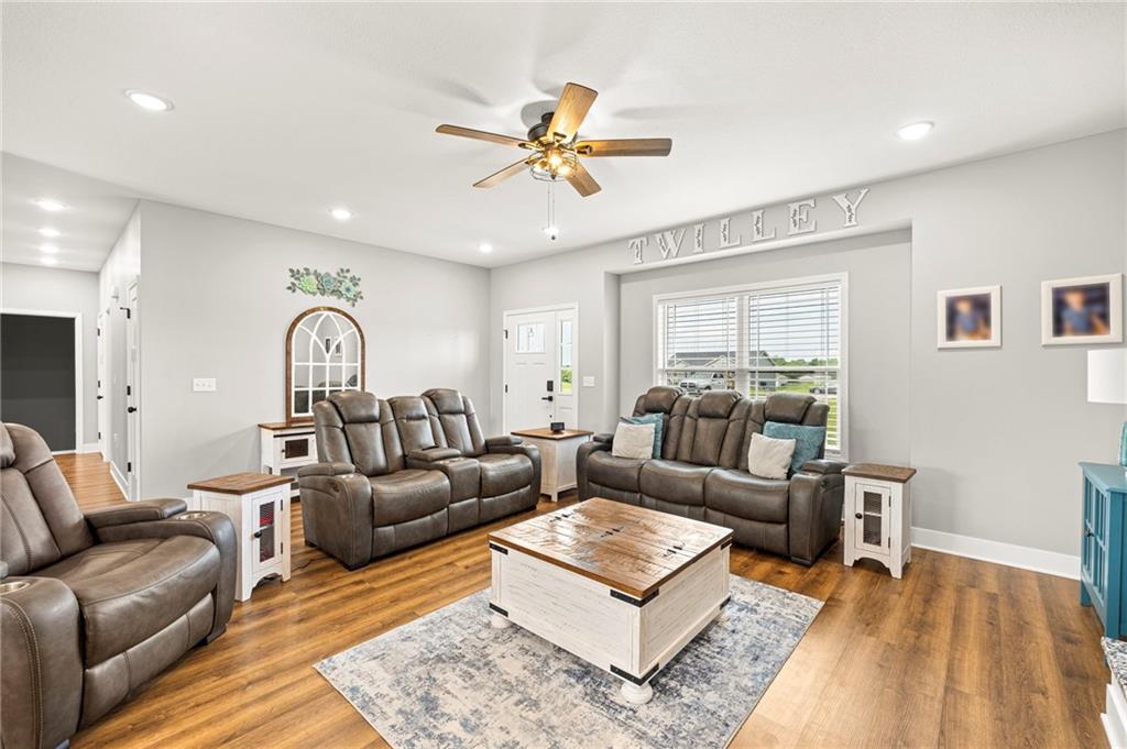 305 Southwest 11th Road Warrensburg, MO 64093 - Photo 9 of 64 Gallery Image 9