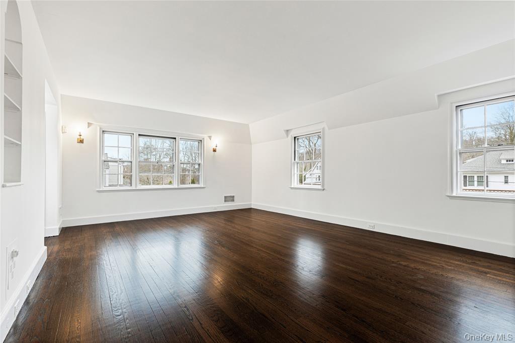 6 Fox Meadow Road Scarsdale, NY 10583 - Photo 11 of 20 Primary bedroom with southwest facing windows