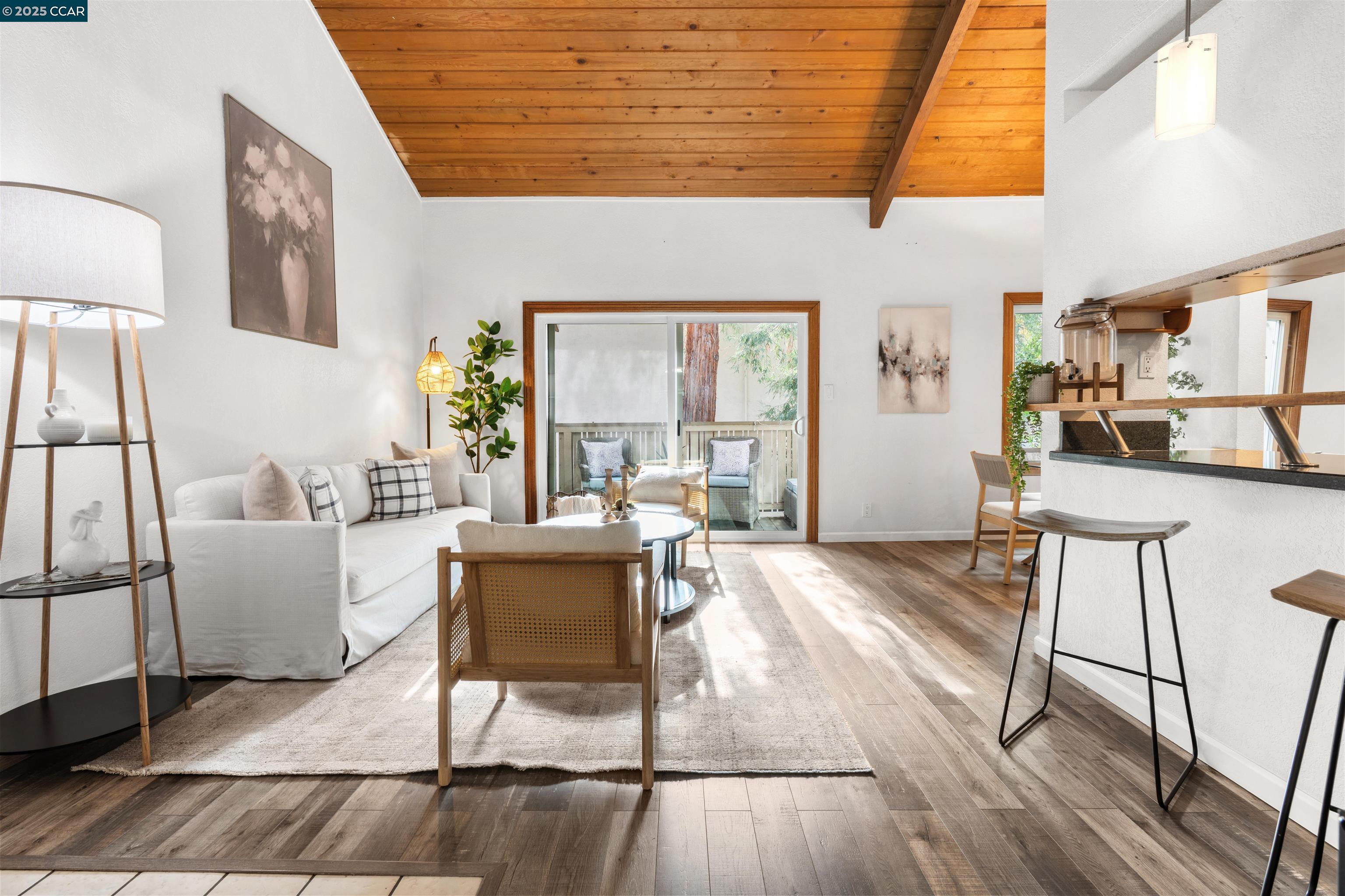 2720 Oak Road, Unit 129 Walnut Creek, CA 94597 - Photo 2 of 32