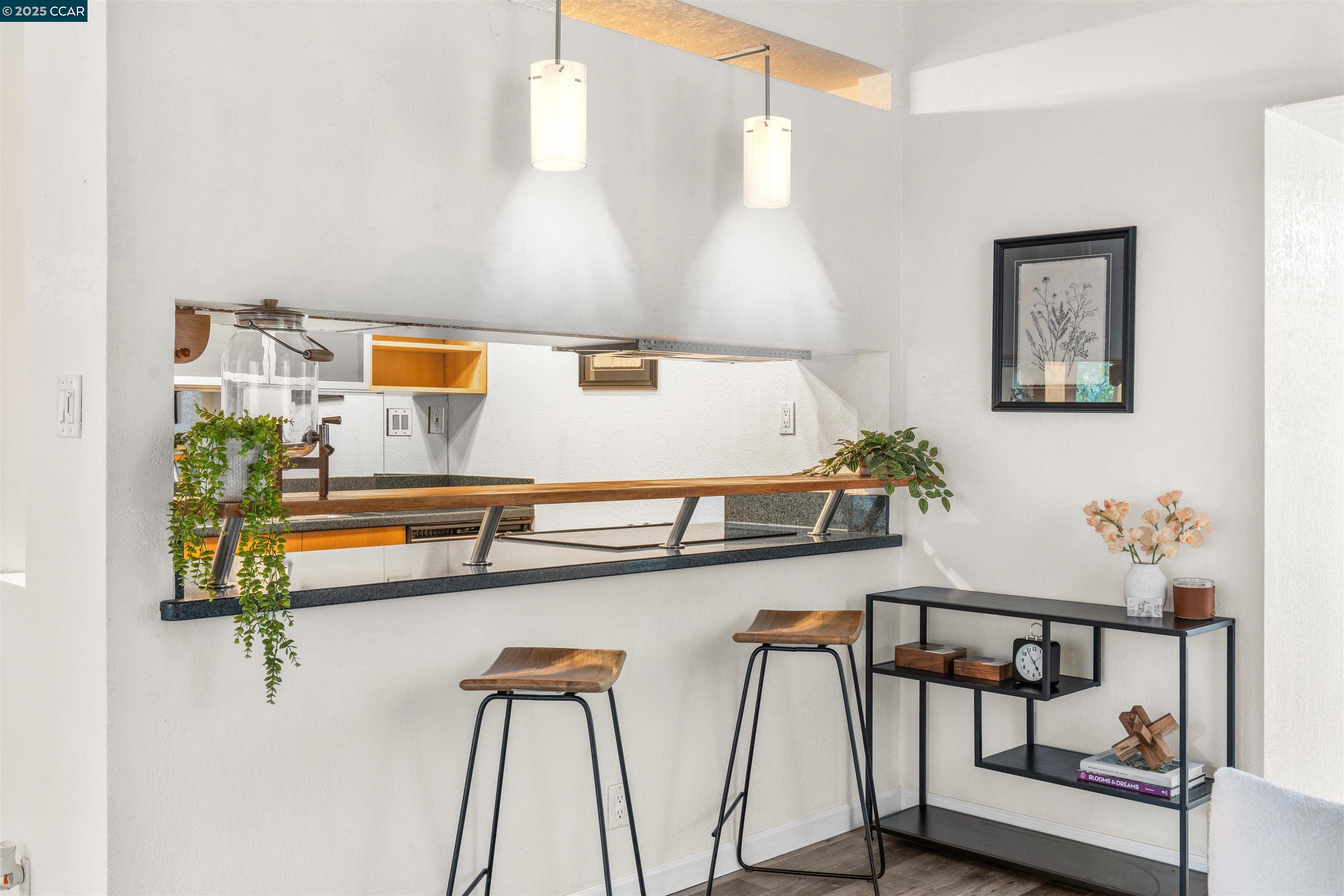 2720 Oak Road, Unit 129 Walnut Creek, CA 94597 - Photo 6 of 32