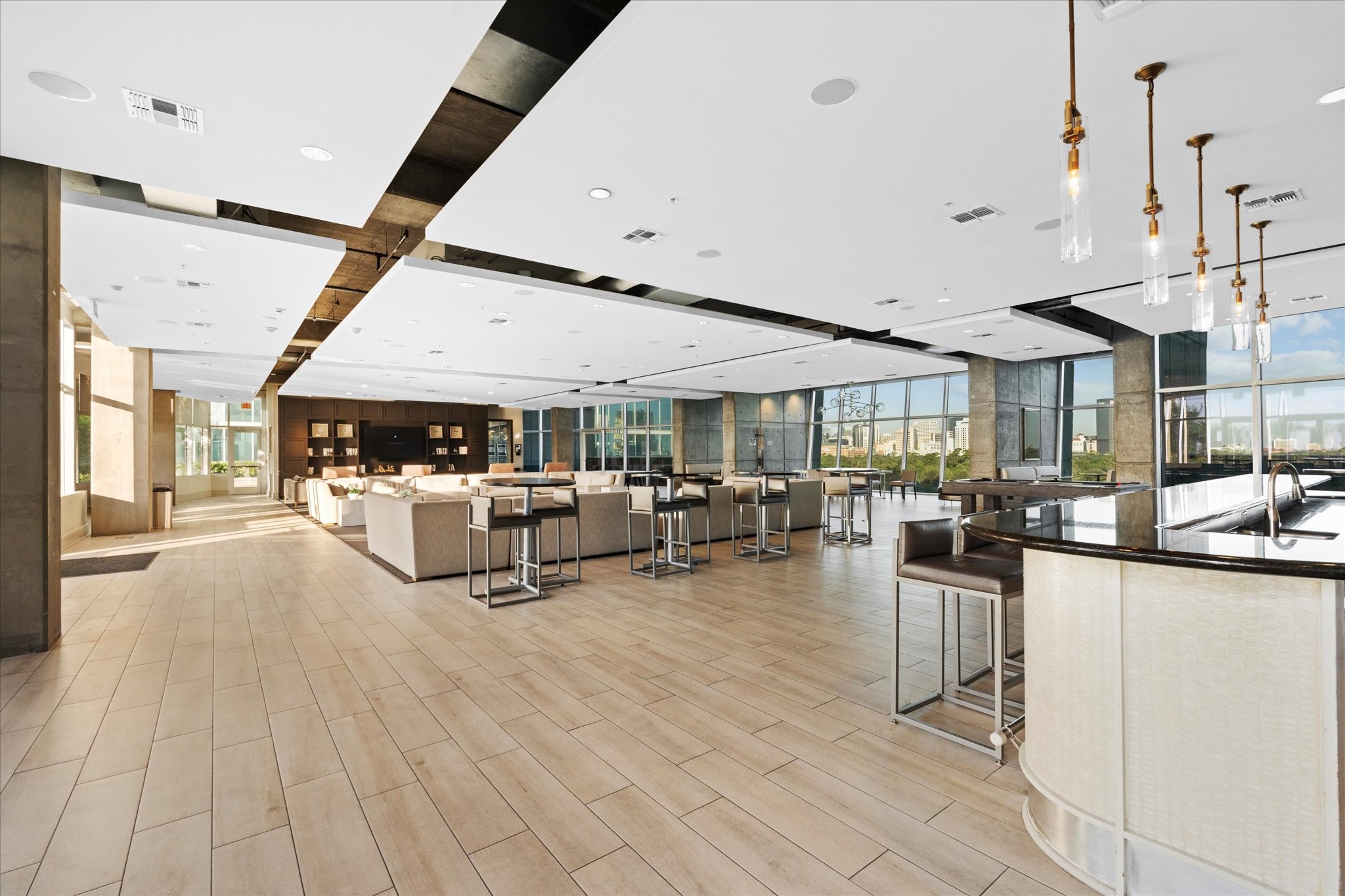 5925 Almeda Road, Unit 11107 Houston, TX 77004 - Photo 36 of 45 a living room with lots of furniture and white walls