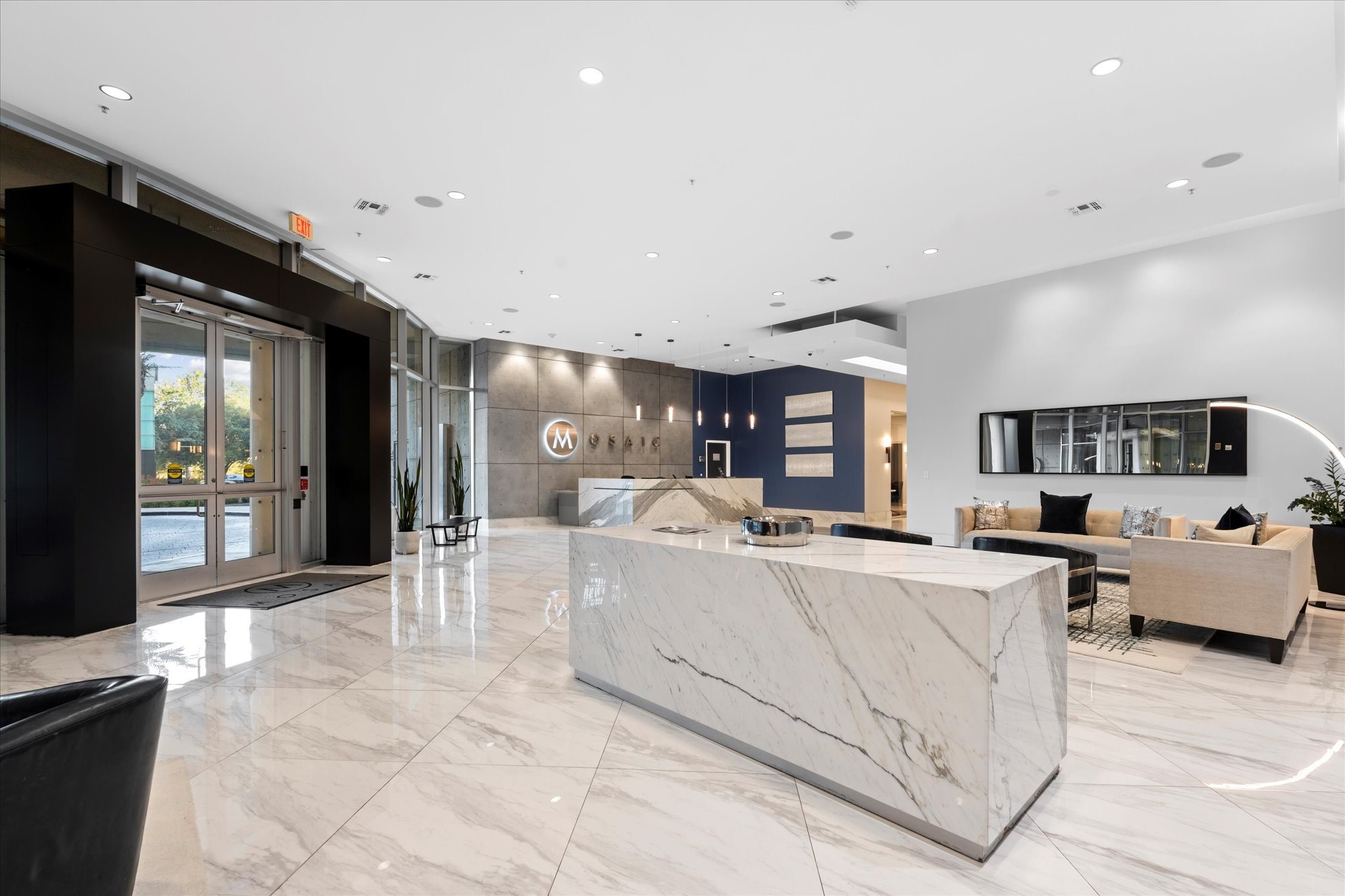 5925 Almeda Road, Unit 11107 Houston, TX 77004 - Photo 39 of 45 a large white building with kitchen view and living room view