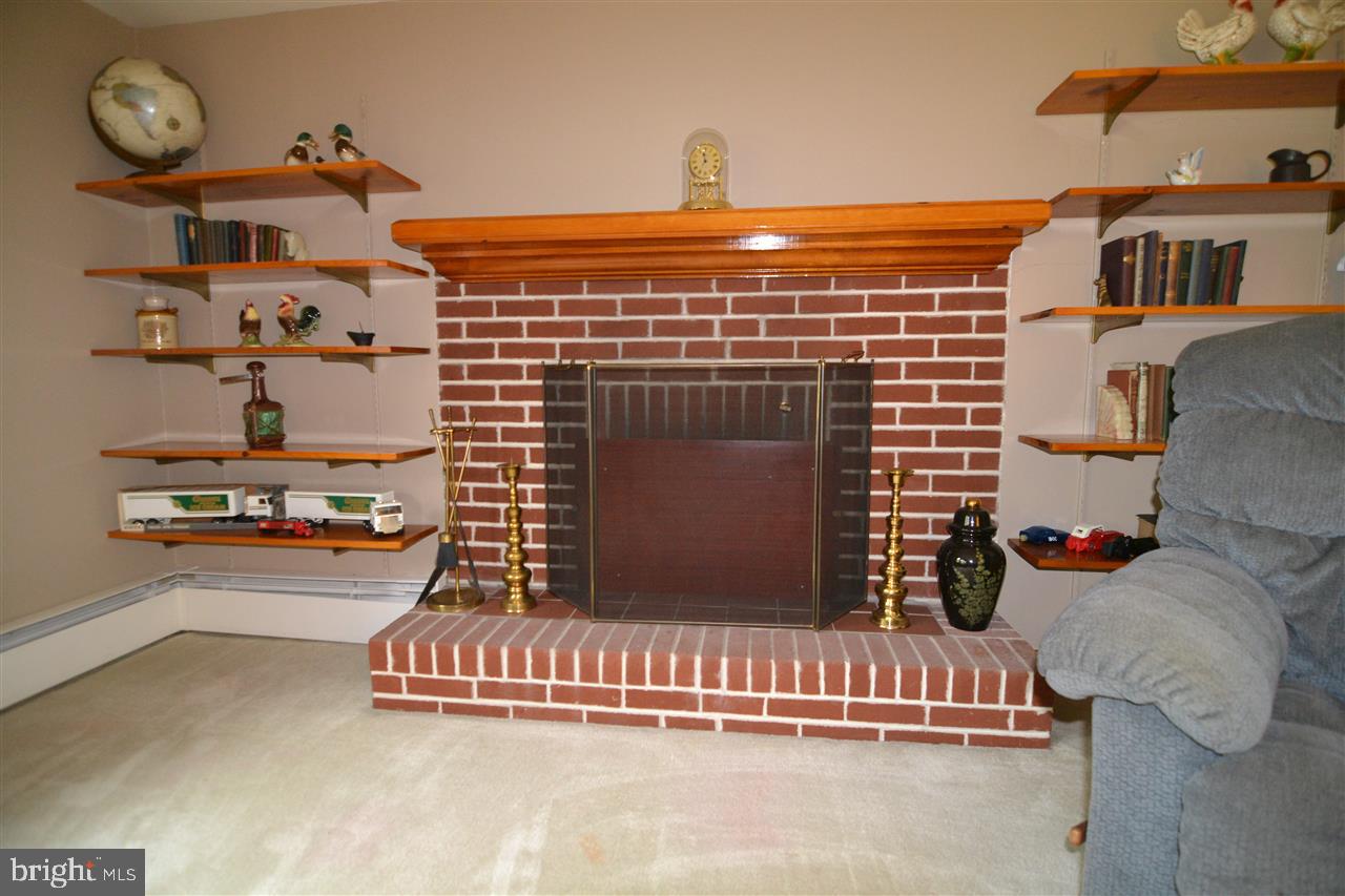 2075 Winding Road York, PA 17408 - Photo 12 of 36