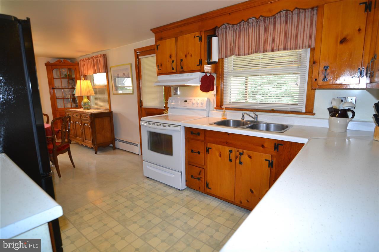 2075 Winding Road York, PA 17408 - Photo 18 of 36