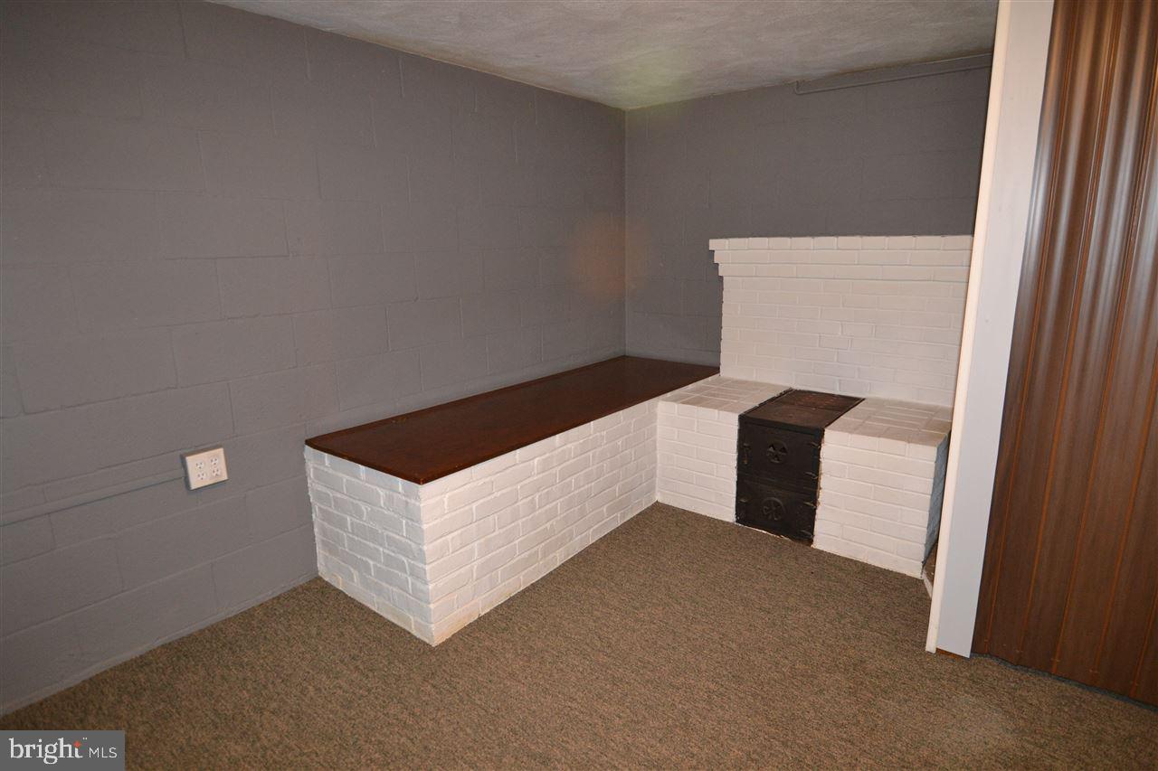 2075 Winding Road York, PA 17408 - Photo 20 of 36
