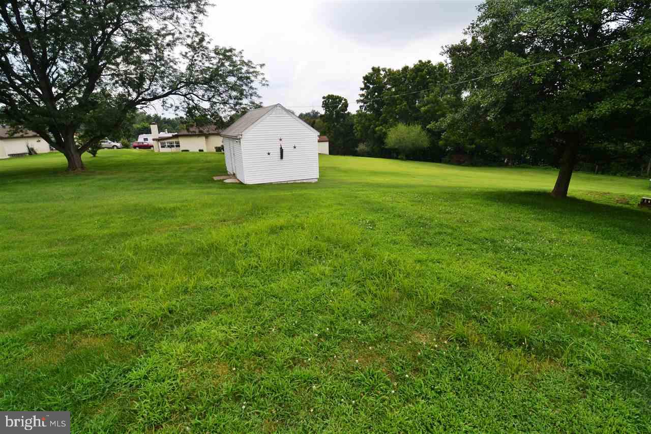 2075 Winding Road York, PA 17408 - Photo 4 of 36