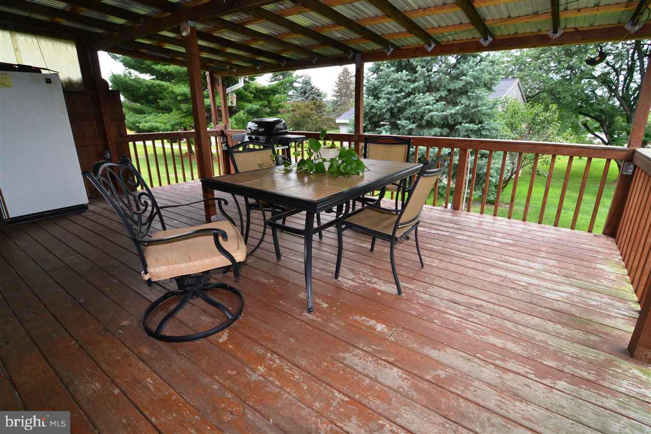 2075 Winding Road York, PA 17408 - Photo 7 of 36