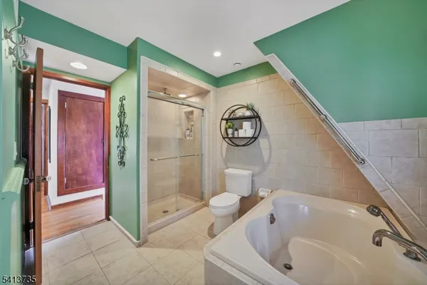 $395,000 | 2097 Highway 31, Glen Gardner, NJ 08826