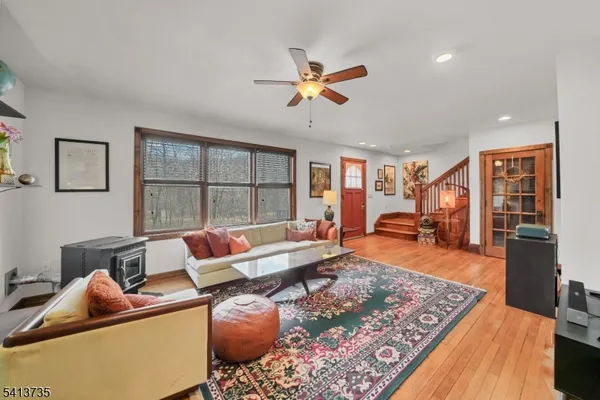 $395,000 | 2097 Highway 31, Glen Gardner, NJ 08826