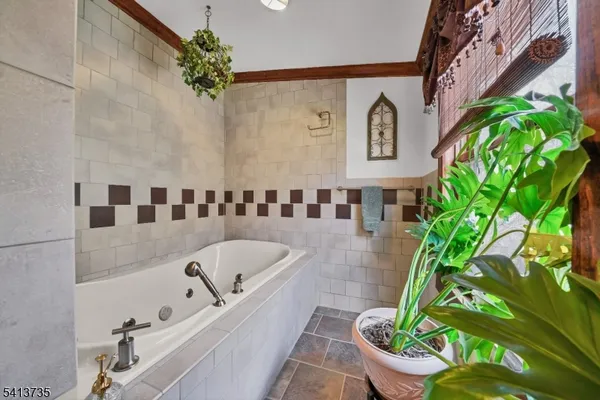 $395,000 | 2097 Highway 31, Glen Gardner, NJ 08826