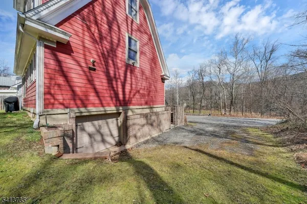 $395,000 | 2097 Highway 31, Glen Gardner, NJ 08826