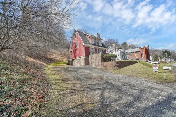 $395,000 | 2097 Highway 31, Glen Gardner, NJ 08826