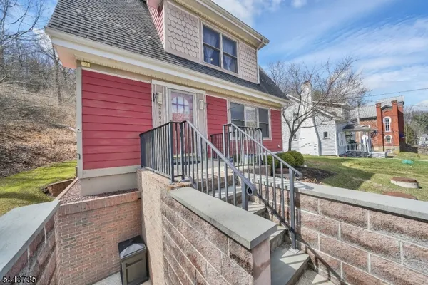 $395,000 | 2097 Highway 31, Glen Gardner, NJ 08826