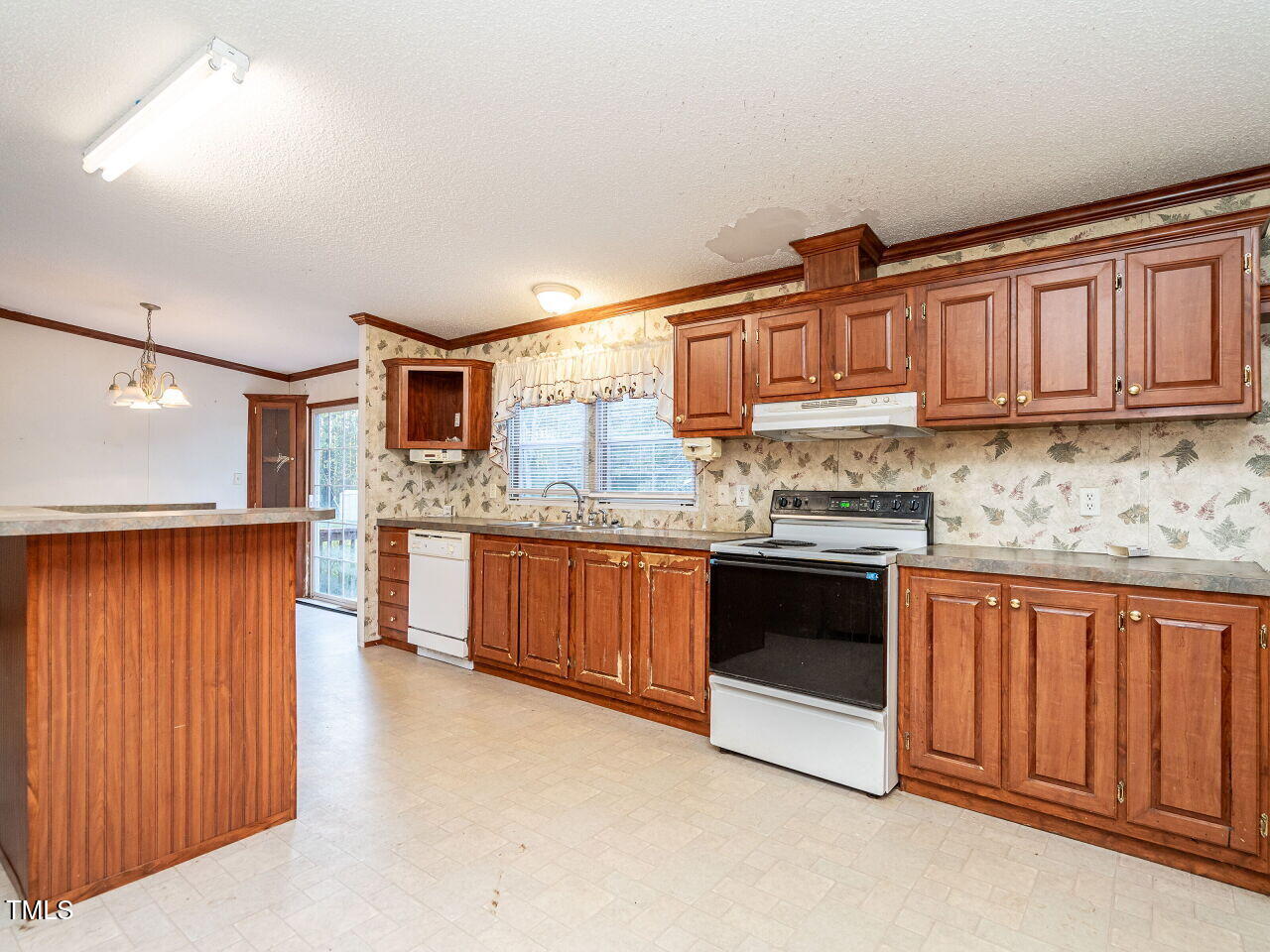 9140 Ransdell Road Raleigh, NC 27603 - Photo 11 of 26 010-1280x960-kitchen