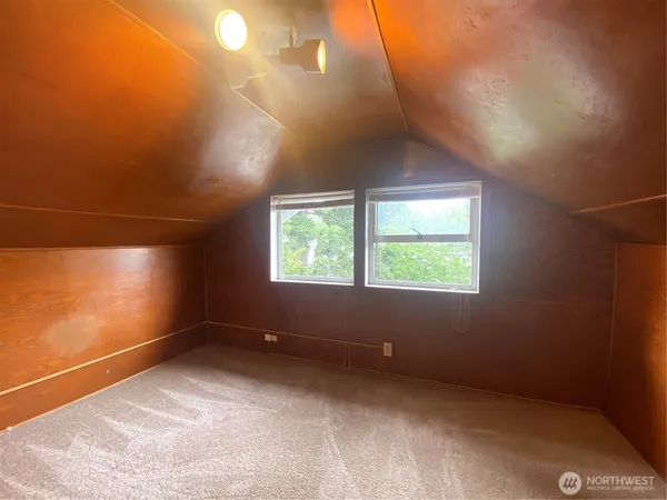 $3,400 | 5620 40th Avenue Southwest, Seattle, WA 98136