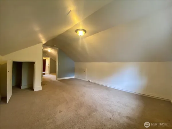 $3,400 | 5620 40th Avenue Southwest, Seattle, WA 98136