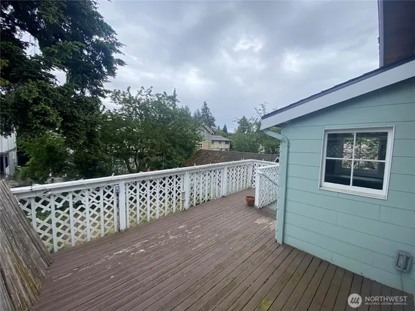 $3,400 | 5620 40th Avenue Southwest, Seattle, WA 98136