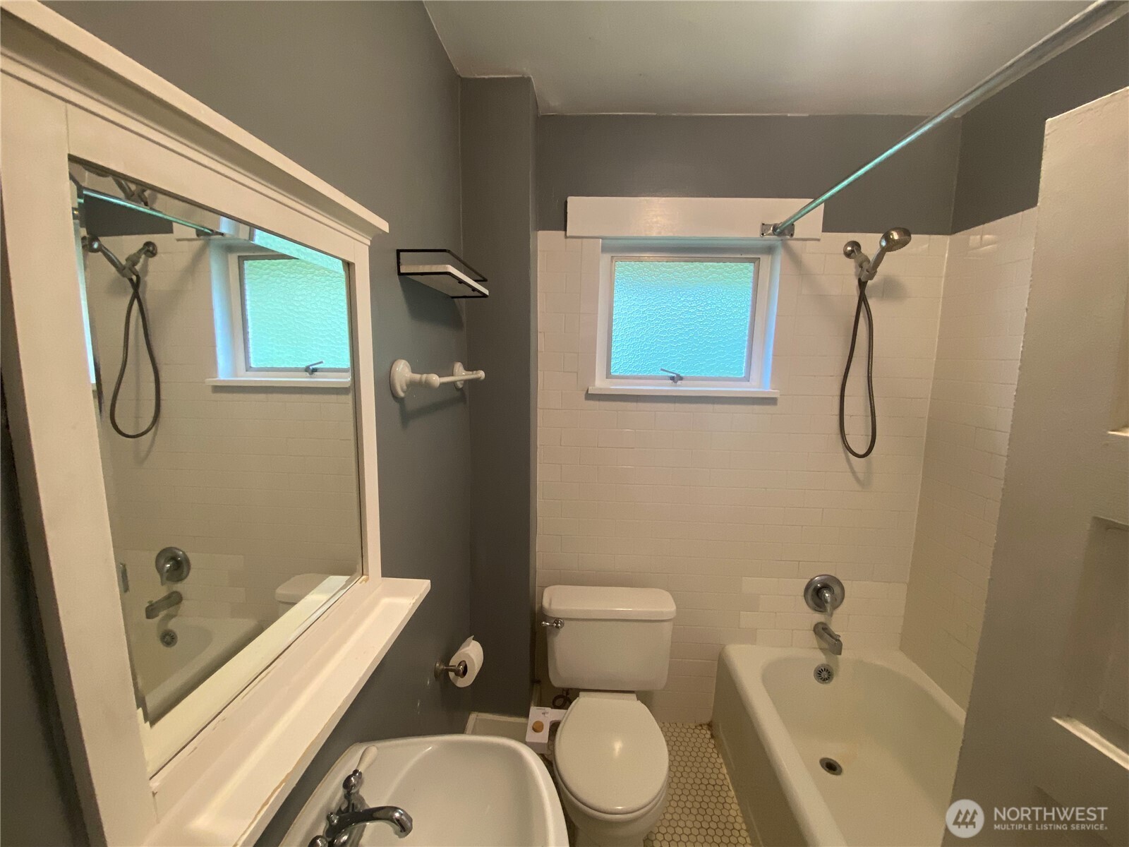 5620 40th Avenue Southwest Seattle, WA 98136 - Photo 8 of 25