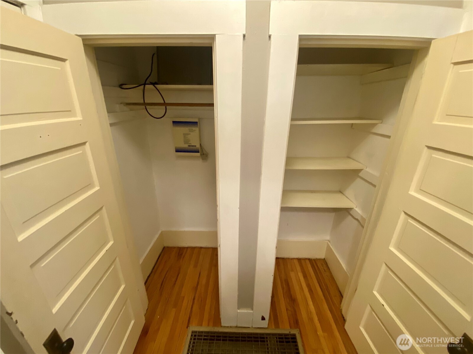 5620 40th Avenue Southwest Seattle, WA 98136 - Photo 9 of 25