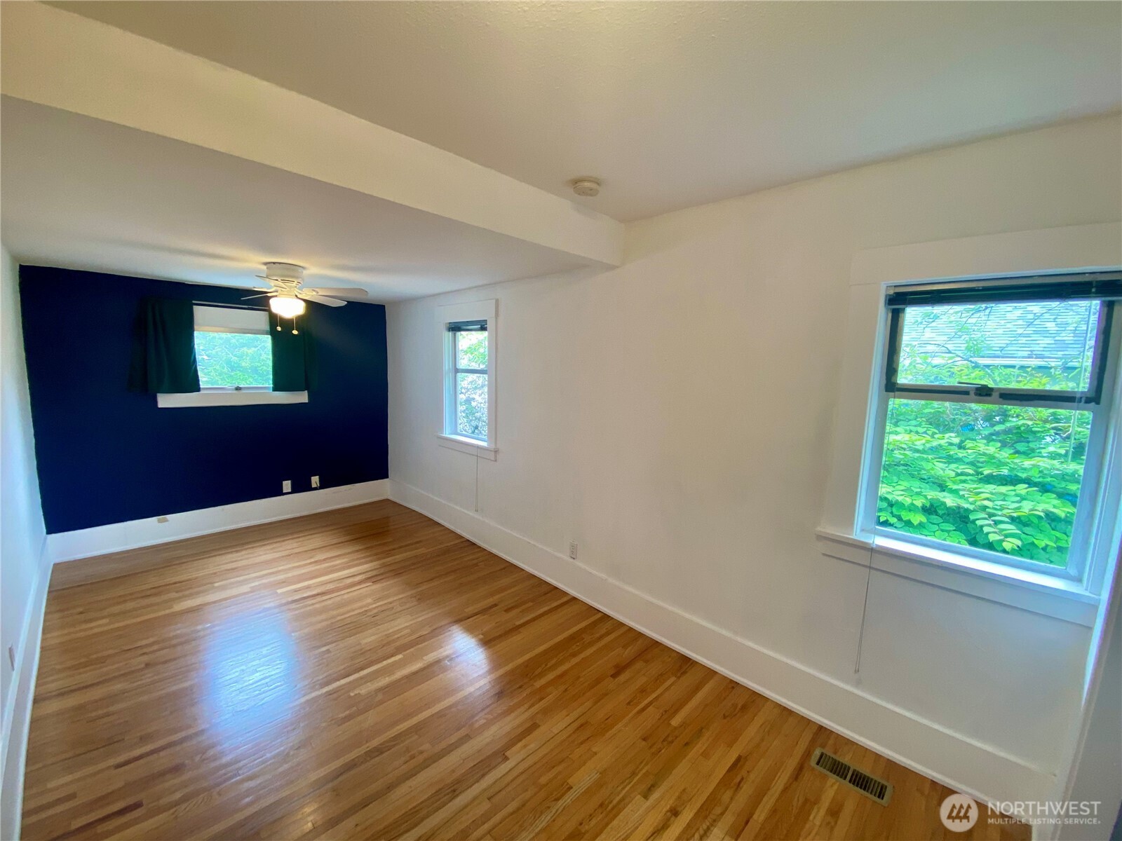 5620 40th Avenue Southwest Seattle, WA 98136 - Photo 10 of 25