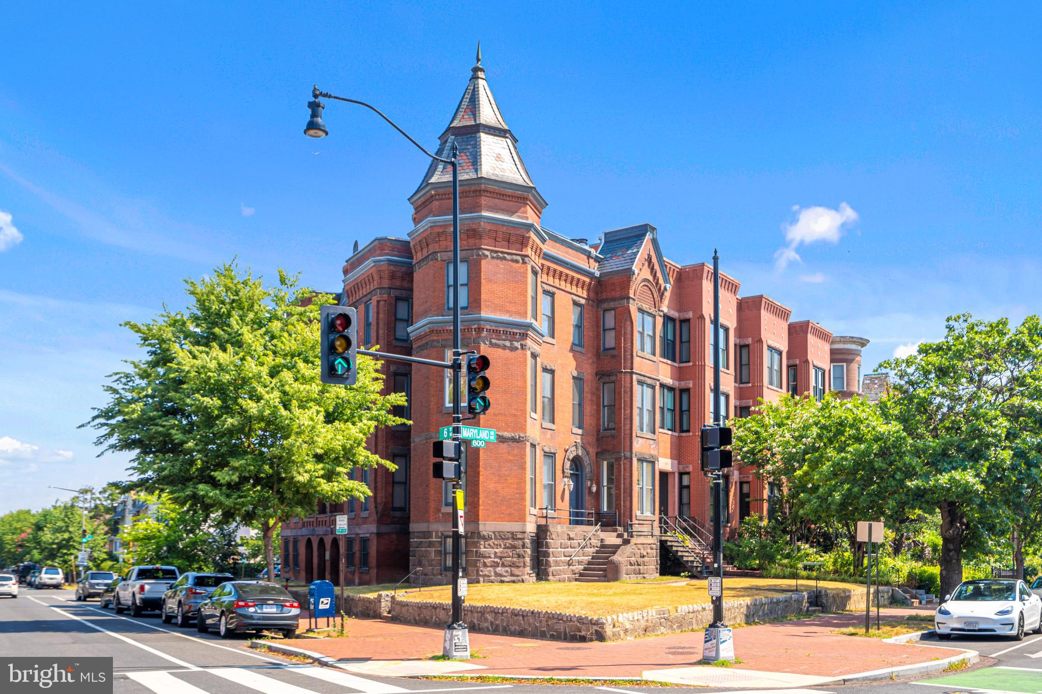 633 12th Street Northeast Washington, DC 20002 - Photo 37 of 44 a front view of a building with street view