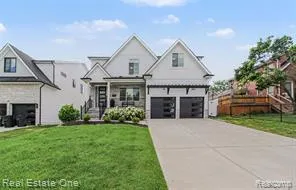 $1,200,000 | 4715 Tonawanda Avenue, Royal Oak, MI 48073