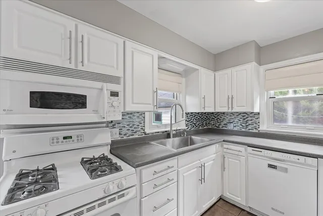 $249,990 | 314 Elmwood Drive, Champaign, IL 61821