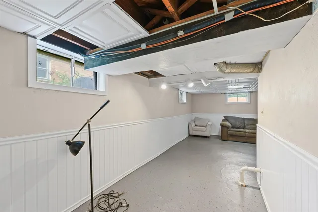 $249,990 | 314 Elmwood Drive, Champaign, IL 61821