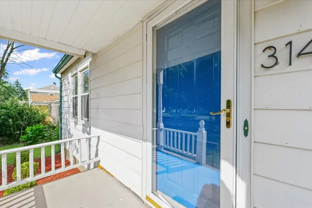 $249,990 | 314 Elmwood Drive, Champaign, IL 61821