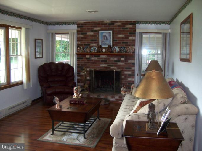 2736 Stone Road Westminster, MD 21158 - Photo 3 of 24 Living Room