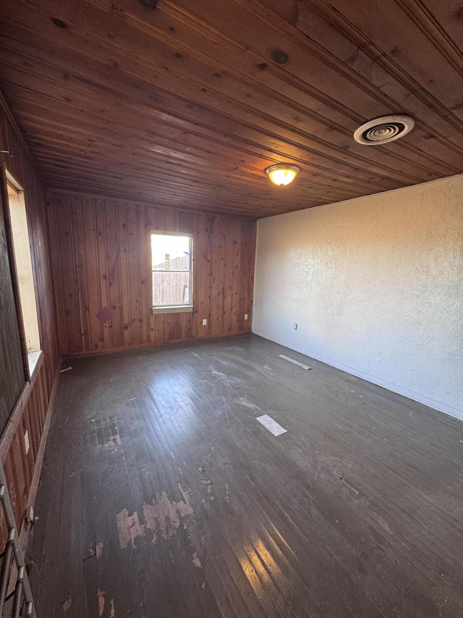 307 East Tulane Street Lubbock, TX 79403 - Photo 40 of 41 IMG_0836