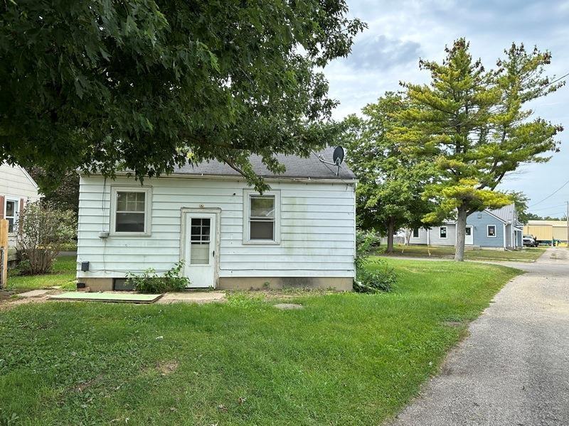 1028 Central Avenue Decatur, IN 46733 - Photo 3 of 19